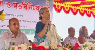 ‘সরকারি ভ্যাকসিন কোনো দান নয়, এটি খামারিদের অধিকার’